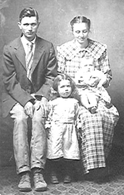 Nathan Hooks-Hettie Savage Family Photo