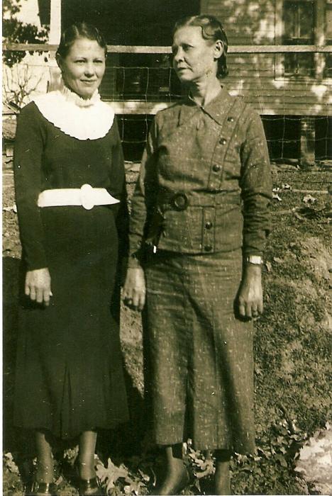 Ida Mae Durmon Hooks and Ollie Viola McMurry Durmon