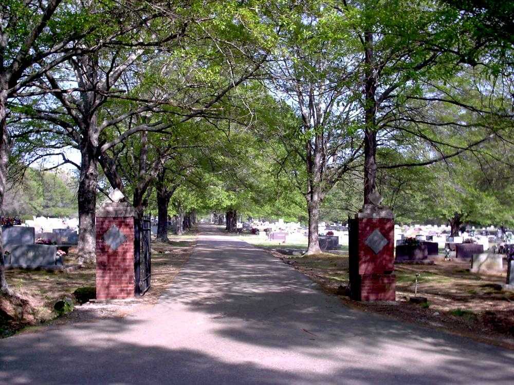 Entrance to Oakland Cemetery